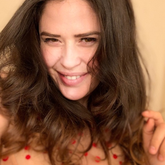 Meet your Posher, Eunise - Picture 3 of 3